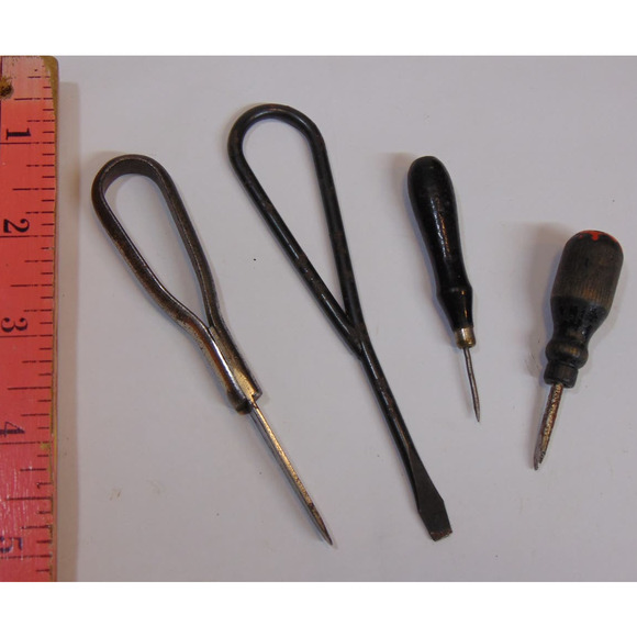 4 Sewing Machine Tools Stiletto Needle Screwdriver Early Antique Metal Wood - Picture 3 of 9